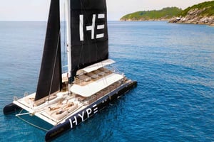 Phuket: Racha e Ilha Coral Sunset Catamaran Party Tour