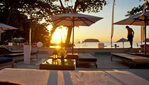 RE KÁ TA Beach Club at Boathouse