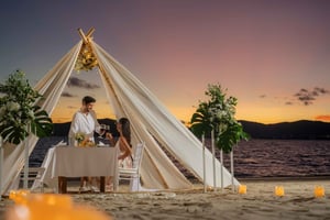 Cena romantica sulla spiaggia