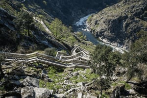 A partir do Porto: Excursão de 1 dia pelas Caminho das Águas do Paiva com almoço de carne com DOP