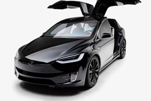 Traslado de lujo en Tesla Model X : Aeropuerto Oporto - Oporto