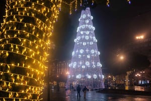 Oporto: tour a pie privado y flexible de luces navideñas