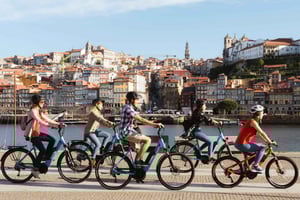 Porto: Tour guidato della città in bicicletta elettrica della durata di 3 ore