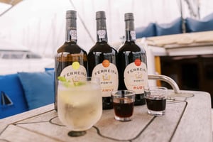 Porto: Tour in barca sul fiume Douro con degustazione di vini (tour per piccoli gruppi)