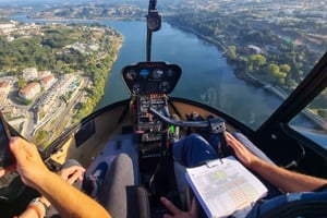 Porto: volo panoramico in elicottero. Opzione: visita alle cantine del vino di Porto