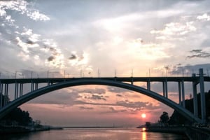 Porto : croisière au coucher du soleil sur le Douro et ponts emblématiques