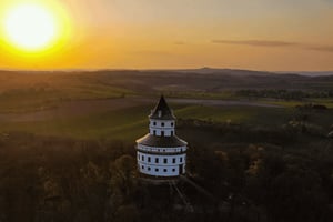 Bohemian Paradise Day Tour: luontokävelyt, linnat ja panimo