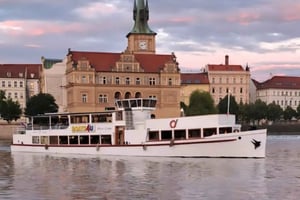 Iltaristeily Prahan läpi 3 ruokalajin menuilla