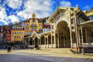 Desde Praga: Tour privado de Karlovy Vary y la Fábrica de Cristales