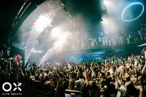 オックスナイトクラブでの大晦日パーティー（VIPオプション付き）