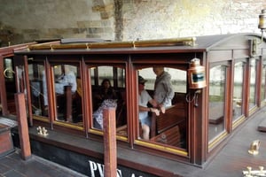 Прага: 2,5-часовая пешеходная экскурсия с 45-минутной прогулкой на лодке