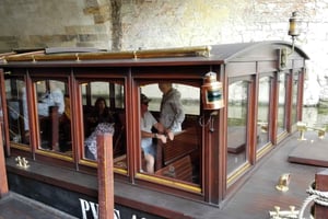 Прага: 2,5-часовая пешеходная экскурсия с 45-минутной прогулкой на лодке