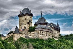 Prag: All-Inclusive Karlstejn Burg und Höhlen Tour