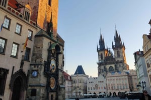 Praga: tour al amanecer antes de que llegue la multitud y desayuno