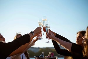 Praga: Cruzeiro privado de mini iate no rio Vltava