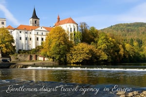 Praga: klasztor Sázava, zamek Hluboká i wycieczka po Krumlovie