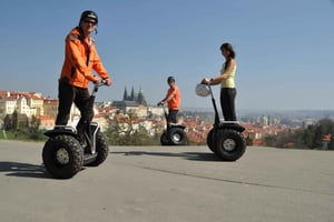 Praga: tour in segway con passaggio in hotel