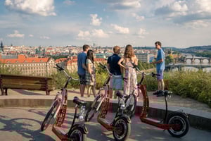 Praha: Fat Tire- eller vanlig scootertur med lokal guide