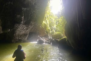Charco Azul, cuevas, cascadas, playa y bebidas gratis para adultos