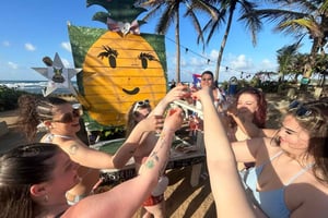 サン・フアンからピノネスのバー巡りグルメツアーとカグアス川をご案内します