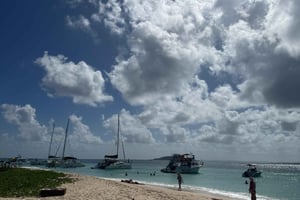 Fra San Juan: Transport & vandtaxi til Icaco Island