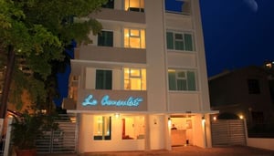 Le Consulat Hotel