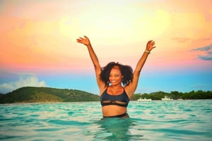 Visite privée en bateau pour la plongée avec tuba, le coucher de soleil et la baignade dans les bioluminescents