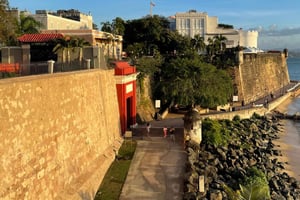 San Juan: Old Town Walking Tour and El Morro Fort Entry