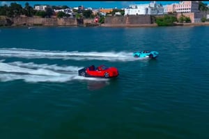 San Juan: WATER JET CAR-Experiencia Bugatti Rojo