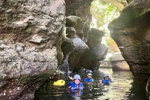 Vega Baja: puntos destacados y tour guiado en cuevas