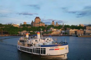 Von Montréal: Québec City, Flusskreuzfahrt und Montmorency-Wasserfälle