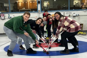 Curling-Entdeckung in Québec mit Kursleiter und Ausrüstung