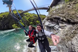 Queenstown: Kawarau Bridge Bungy - Il primo bungee jumping al mondo!
