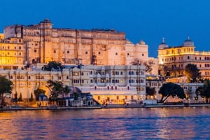 9-daagse Gouden Driehoek en Udaipur-tour met Holi-viering