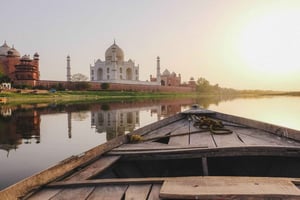 Agra: Baby Taj and Mehtab Bagh Sunset Viewpoint Tour