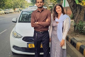 Delhi/Jaipur/Agra/: Privé transfer enkele reis per auto