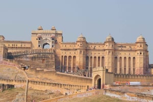 Tutustu Jaipuriin yksityisellä autokierroksella