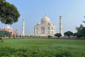 Delhistä: Taj Mahalin päiväretki lounaalla