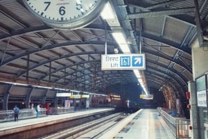 Jaipur: Guided Metro Tour with Ride and Station Overview