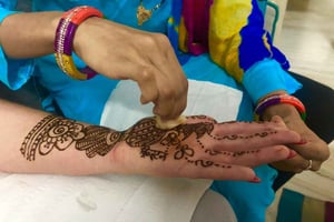 JAIPUR: Workshop i hennatatuering med välkomstdrink