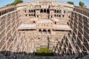 Jaipur: Chand Baori & Bhangarh Fort Tour - Alles Inklusive