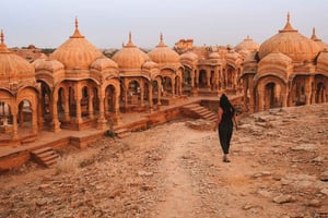 Jaisalmer: tour al tramonto di Bada Bagh con trasferimento privato