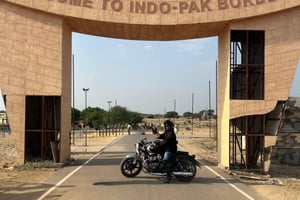 Jaisalmer: India-Pakistan Border Tour