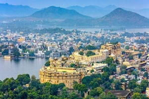 Udaipur: tour privato di un giorno in auto per scoprire le attrazioni della città