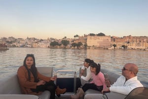 Udaipur: Passeio de barco privado e premium no Lago Pichola