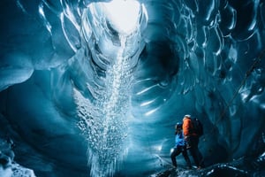 レイキャヴィークカトラ氷の洞窟と南海岸の滝ツアー