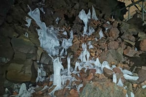 Vanuit Reykjavik: Privétour in een geheime cirkel met lavagrot