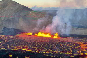 Частный пеший тур: место извержения вулкана и Рейкьянесбайр
