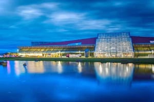 private transfer to/from Keflavik Airport