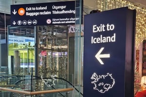 Niezawodny prywatny transfer na lotnisko: z Reykjaviku do Keflaviku